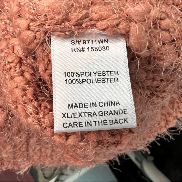 Soft fuzzy sweater from Love Tree EUC size XL - Picture 8 of 9